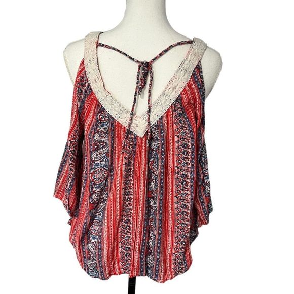 Hollister size L cold shoulder gauzy top with double v-neck & bell sleeves EUC - Picture 5 of 14